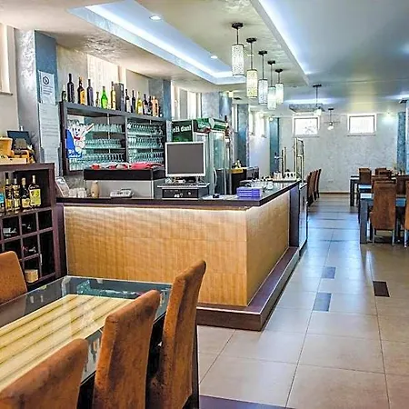 Monako Hotel 4*