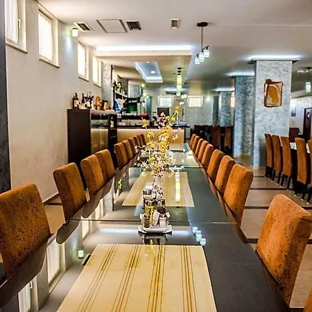 Monako Hotel 4*