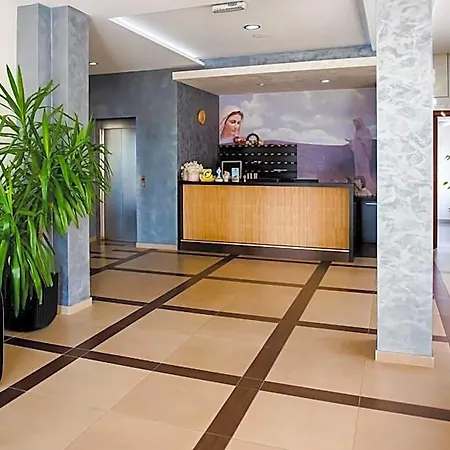 Monako Hotel 4*